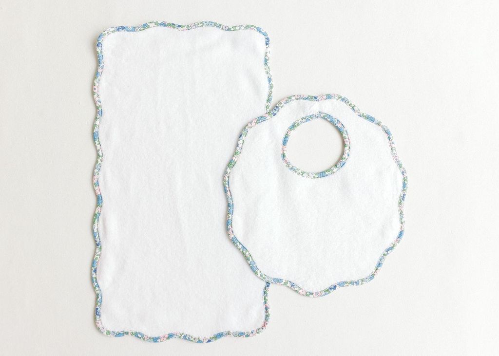 Bib & Burp with Scallop Edge