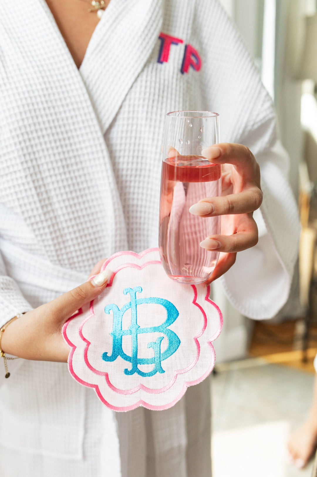 Round Scalloped Linen Cocktail Napkins Embroidered Home Gift: Pink