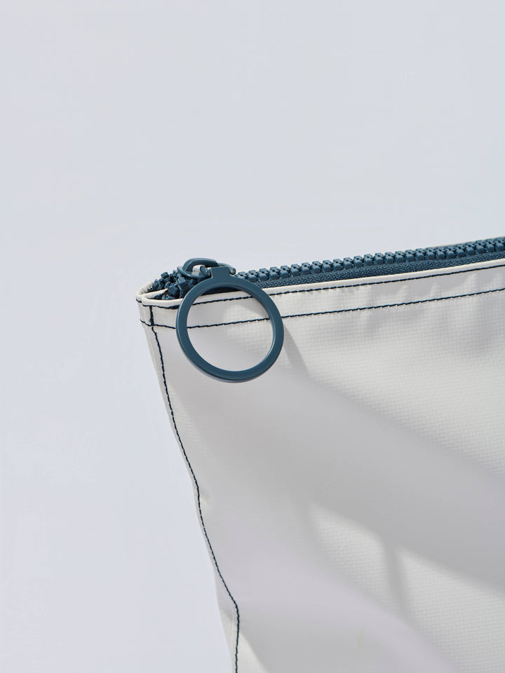 PORT WATER RESISTANT TOTE: WHITE