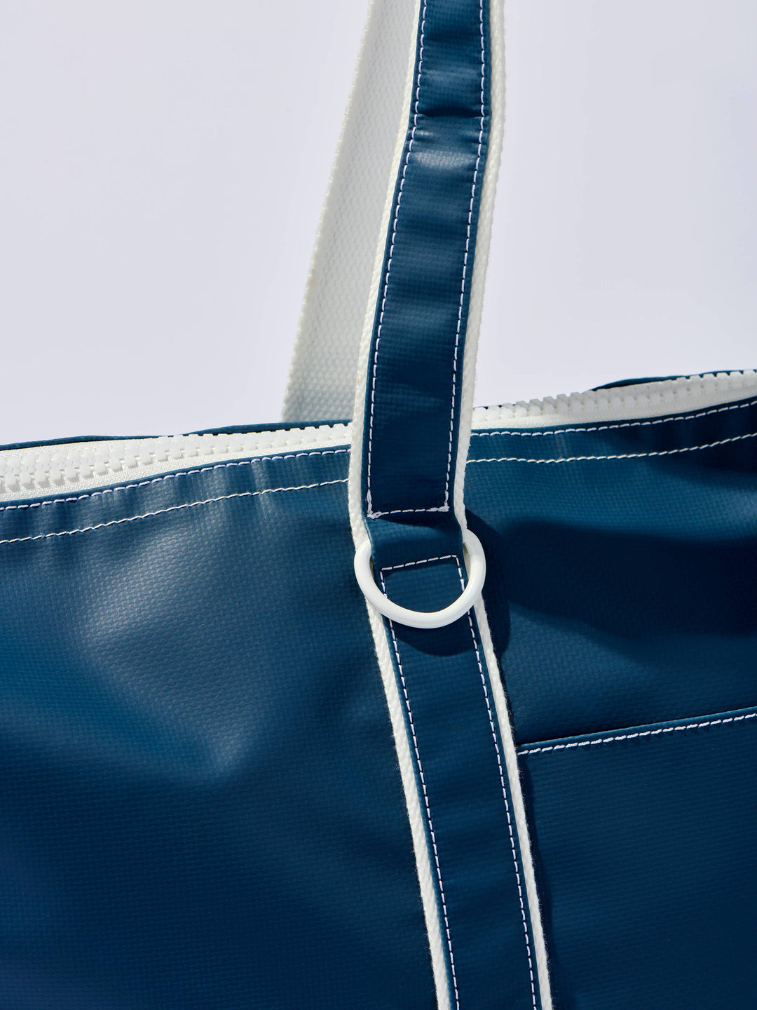 PORT WATER RESISTANT TOTE: WHITE