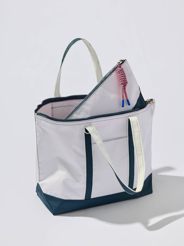 PORT WATER RESISTANT TOTE: WHITE