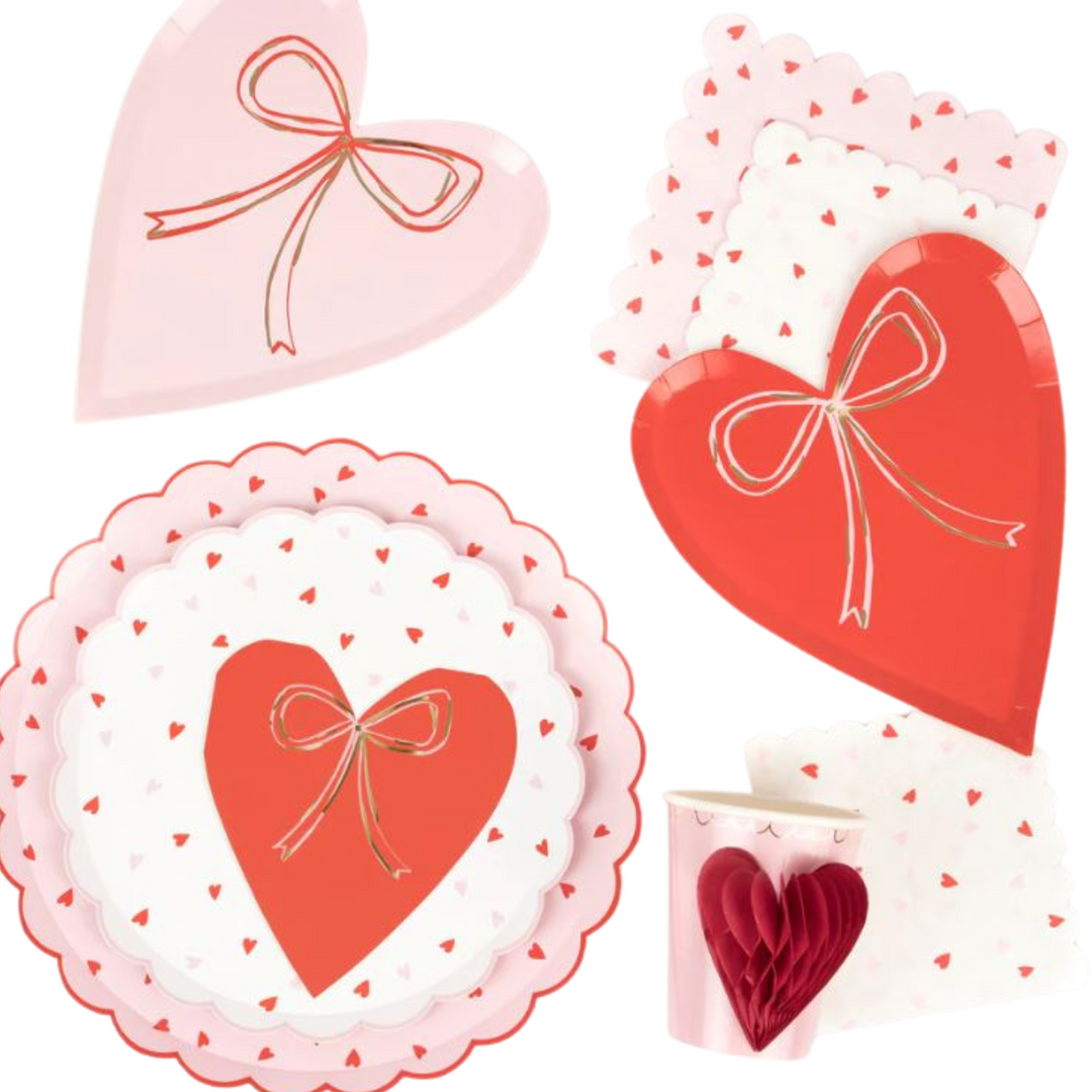 HEART PATTERN DINNER PLATES