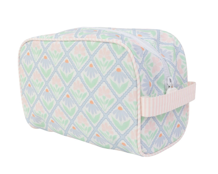 Apple of My Isla Dopp Kits
