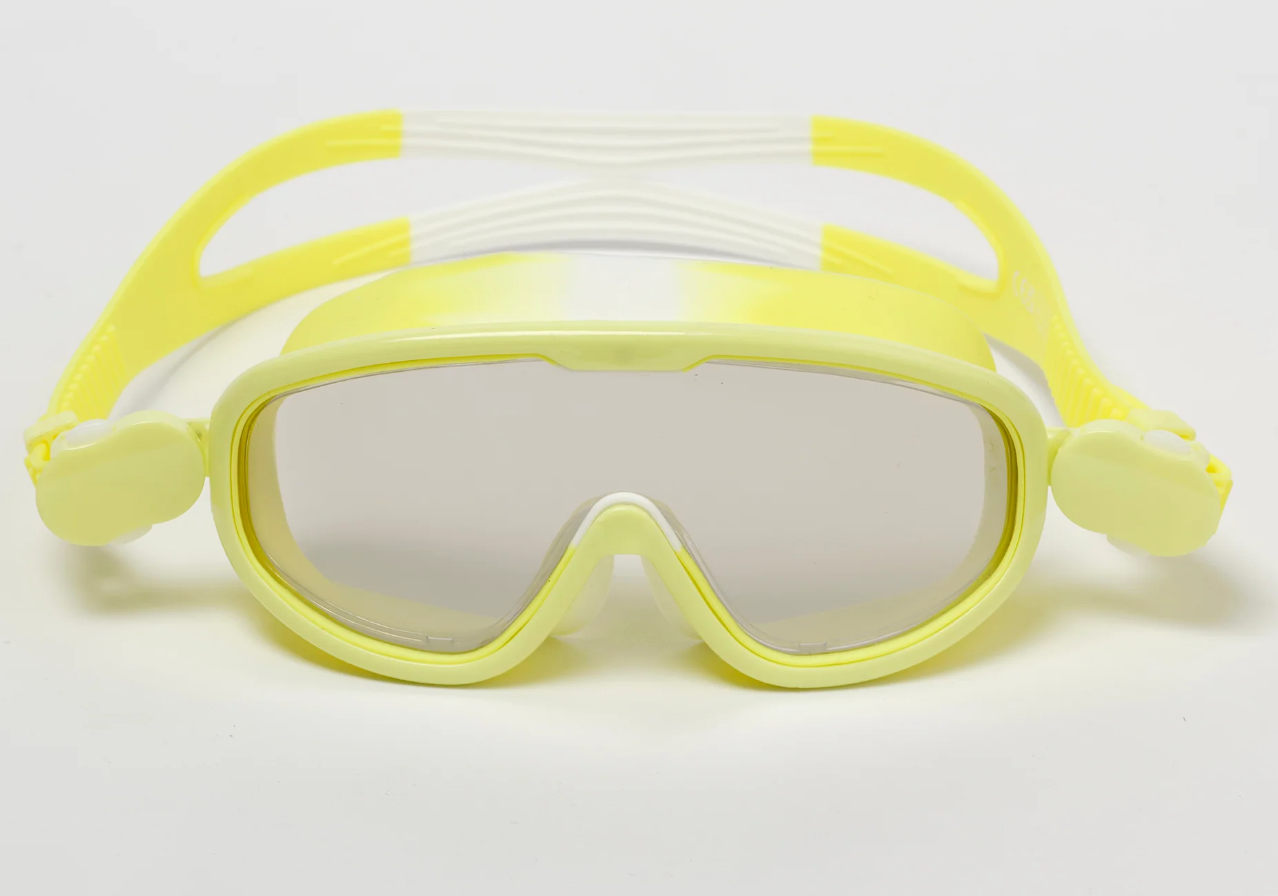 Stitching Around Swim Mask