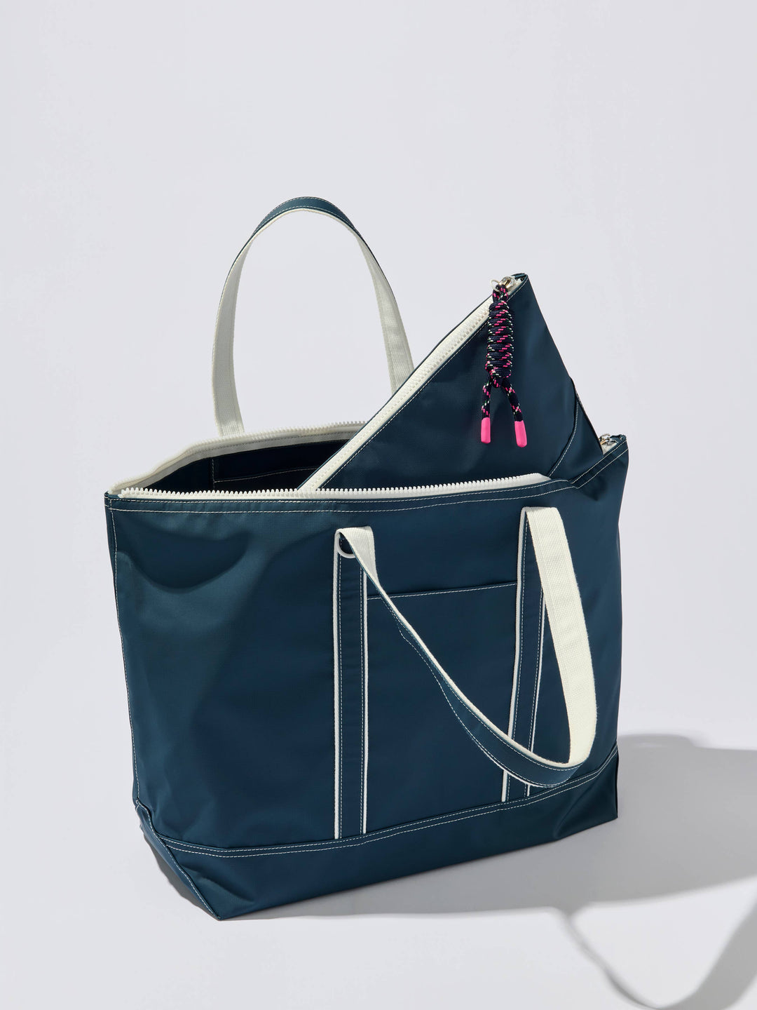 PORT WATER RESISTANT TOTE: WHITE