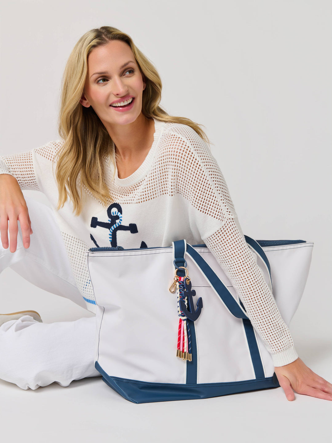 PORT WATER RESISTANT TOTE: WHITE
