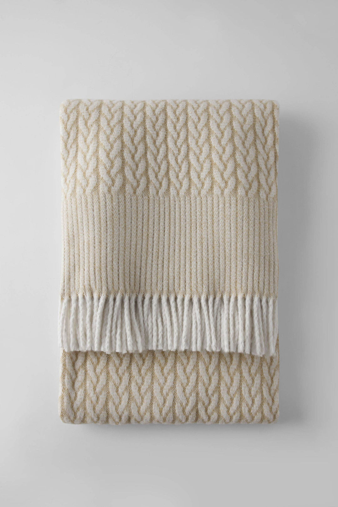 Classic Cable with Border Pattern: Stone