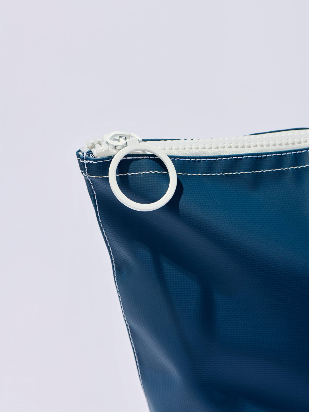 PORT WATER RESISTANT TOTE: WHITE