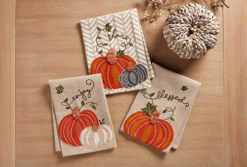 Mud Pie Gather Pumpkin Towel - Thumbnail 3